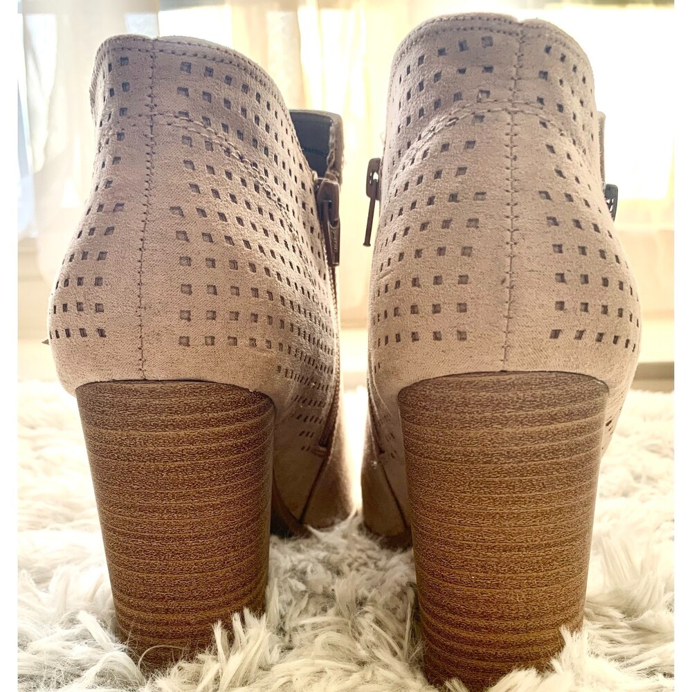 Universal Thread Peep Toe Heel Booties in Tan Collie Size 11 - Picture 6 of 8